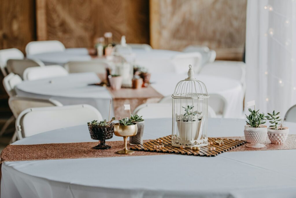 Hochzeitsdekoverleih in Stuttgart: Das müsst ihr wissen! 11 Tischdekoration mit Details - Hochzeit in Stuttgart